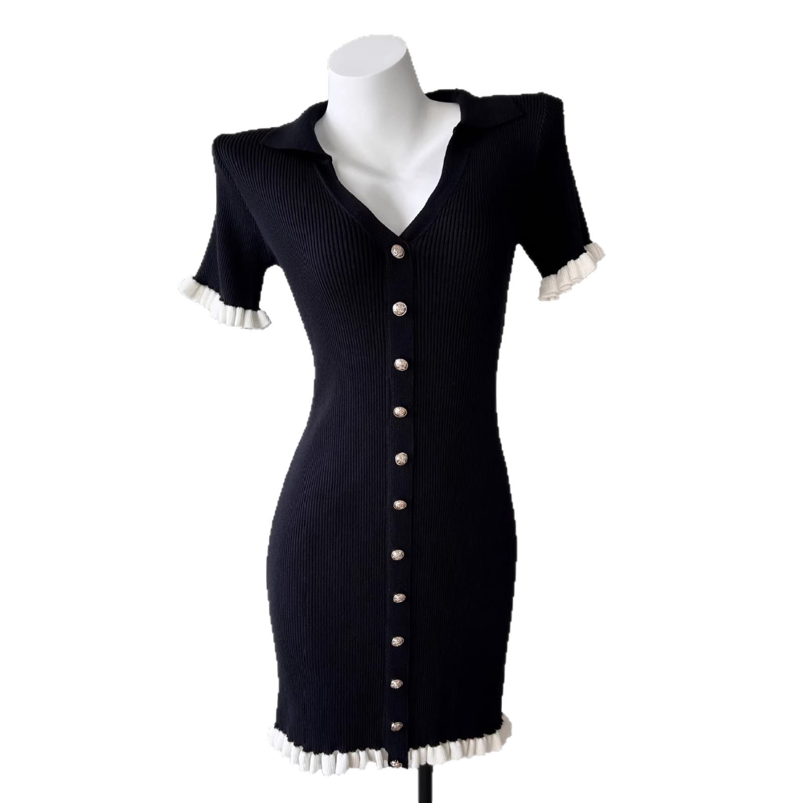 Robe courte ajustée taille haute chic français