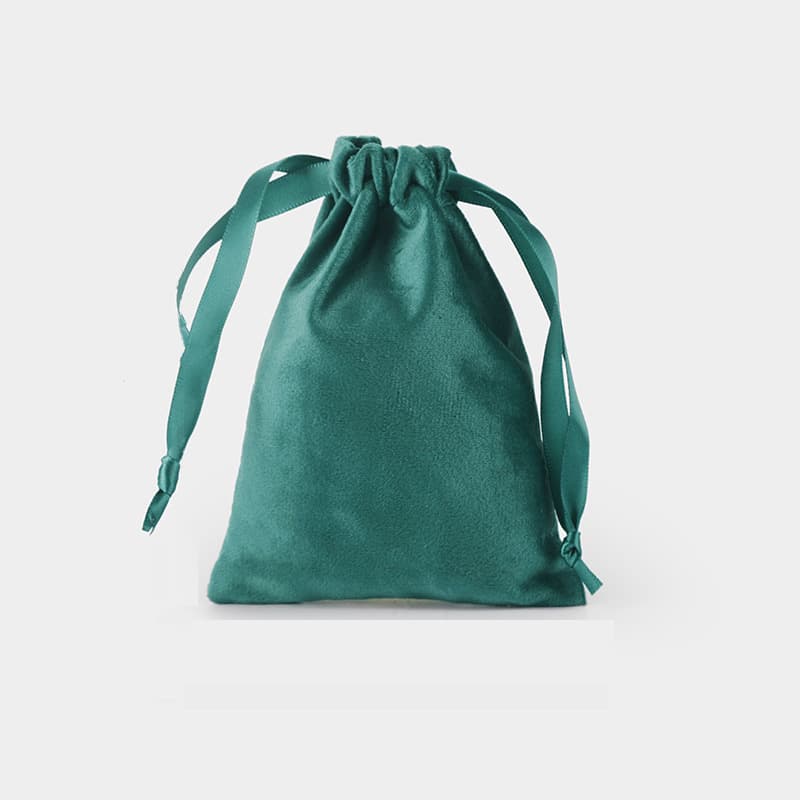 Lot de pochettes bijoux en velours doux