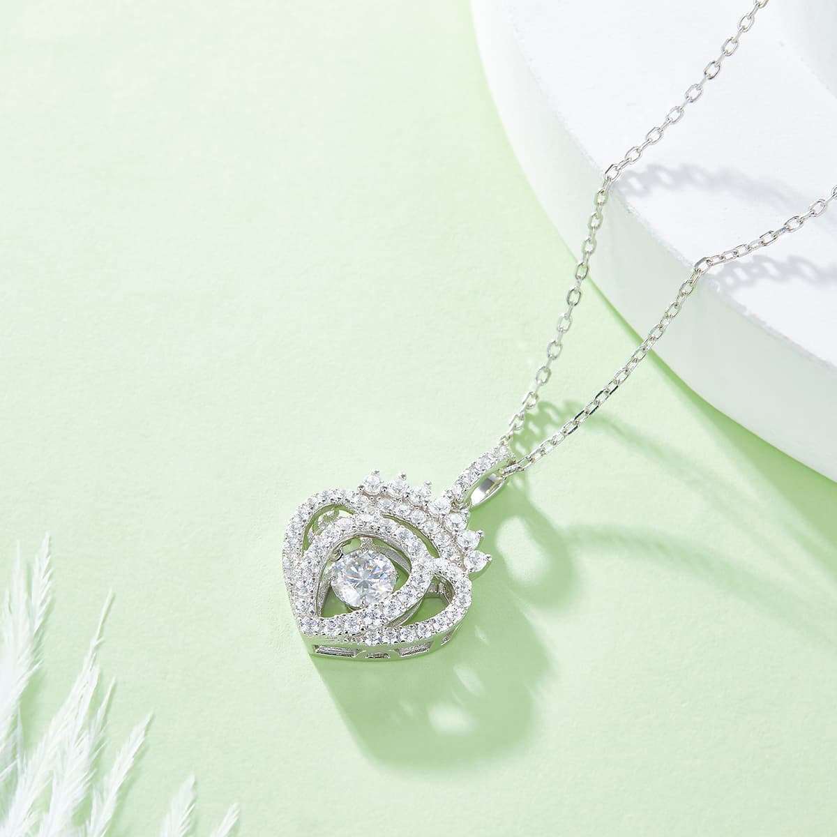 Collier Pendentif Coeur Couronne Moissanite 0,5ct VVS1 Argent 925 Plaqué Platine