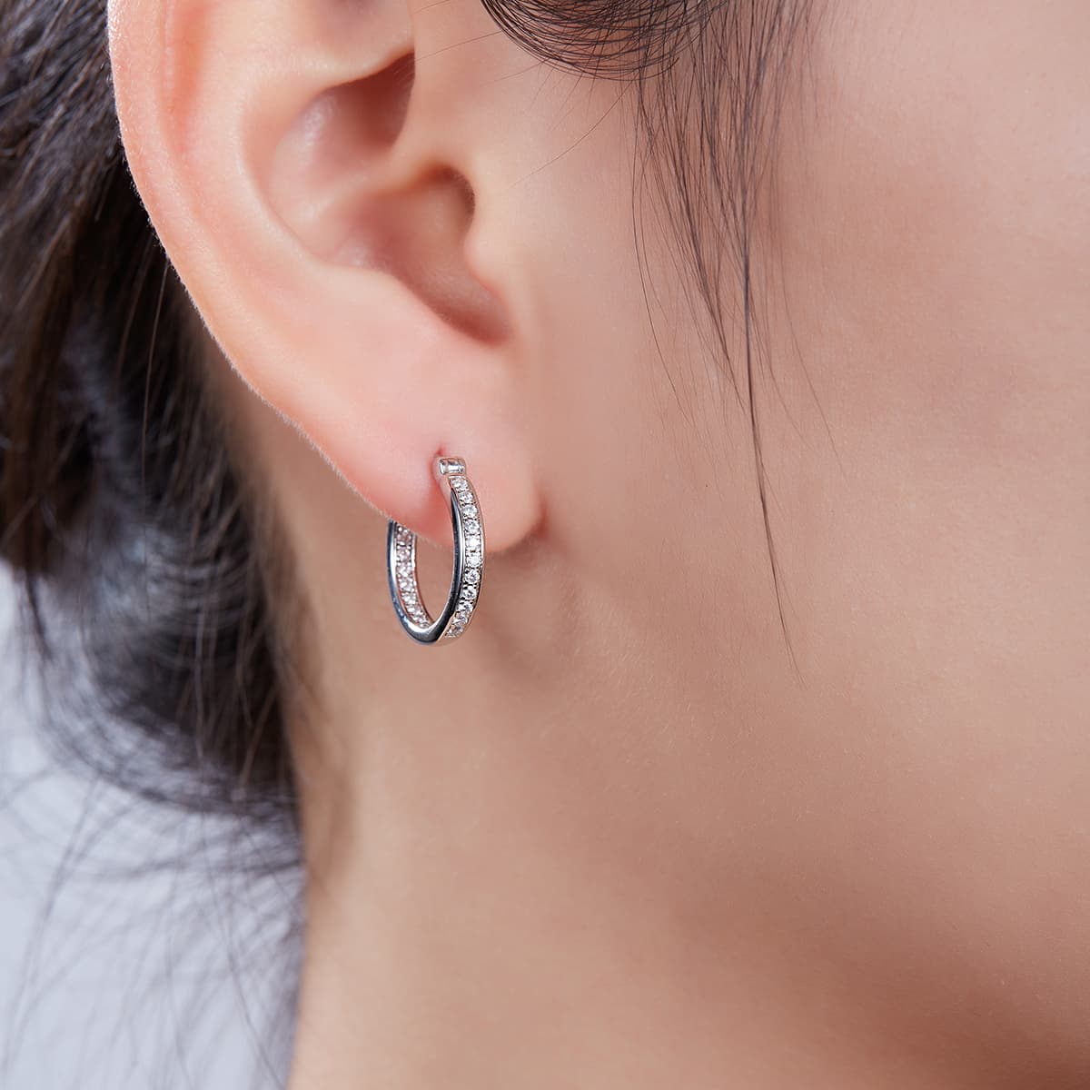 Boucles Huggies Moissanite Argent 925 Plaqué Platine - Coffret Cadeau