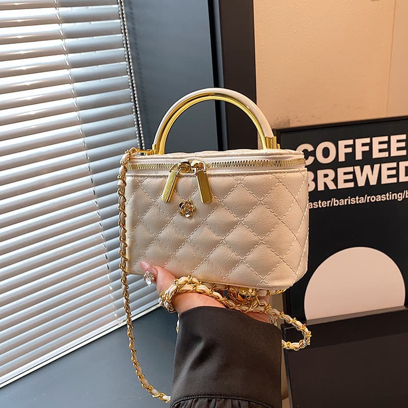 Women's Shoulder Diamond-pattern With Embroidered Thread And Chain Handheld Box Bag