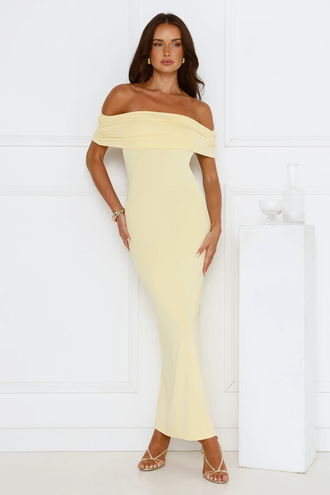Robe fourreau sexy dos nu à épaules dénudées