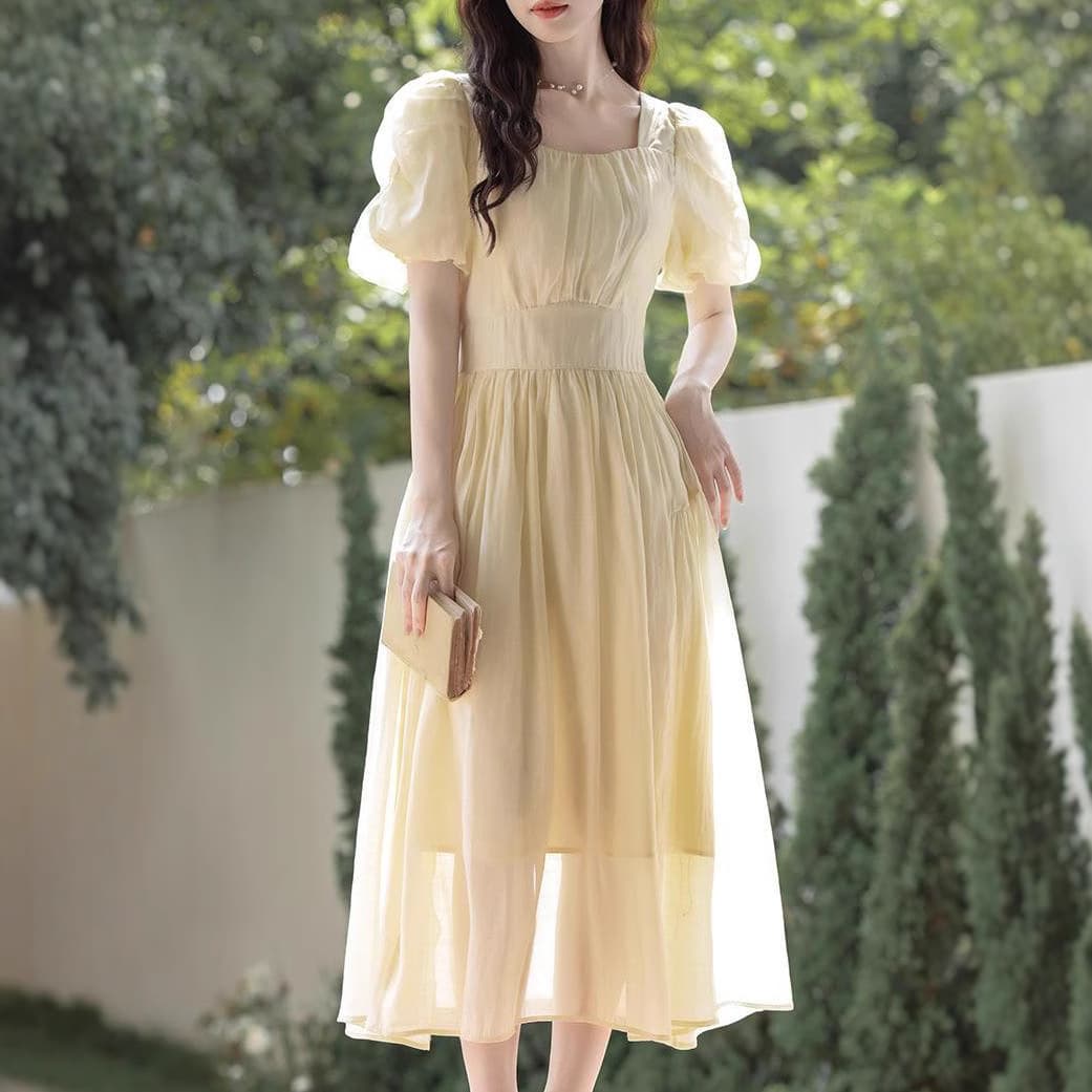 Robe Femme Cintrée à Manches Volantées